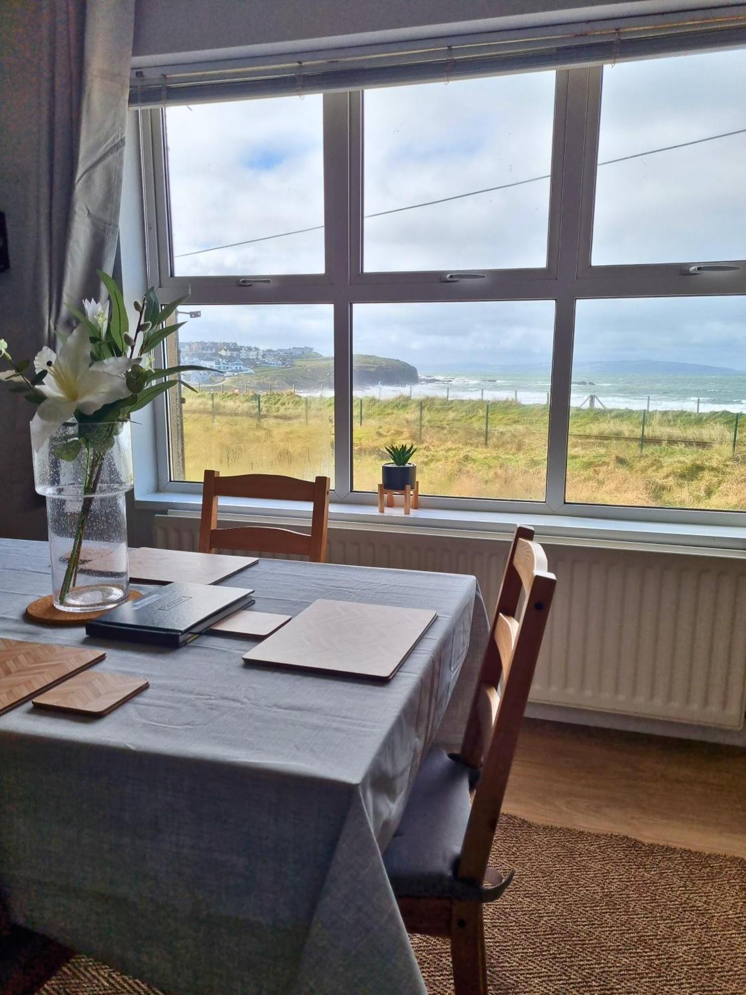 6 Dunluce Park - Portrush By The Sea Exterior foto