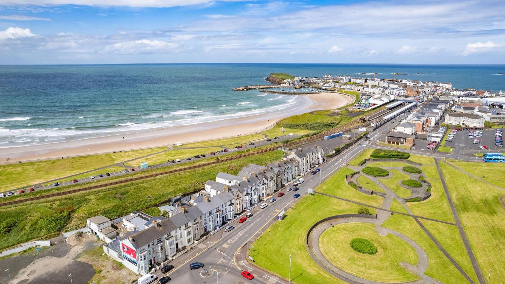 6 Dunluce Park - Portrush By The Sea Exterior foto